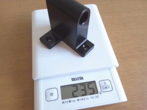 Z-A3は思ったよりもズッシリ頑丈で235gもありました