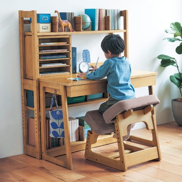 ベルメゾン・収納にこだわったラック付き学習机