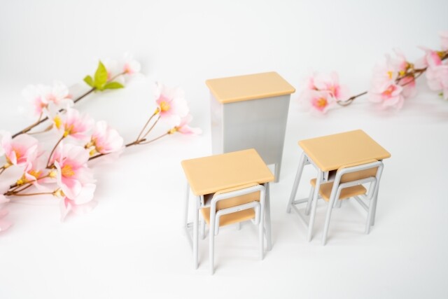 桜と机のイメージ