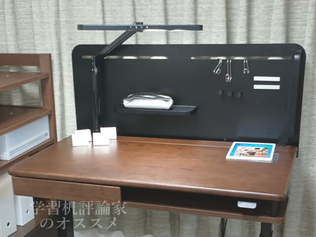 Fit-in デスクパネルとレノス